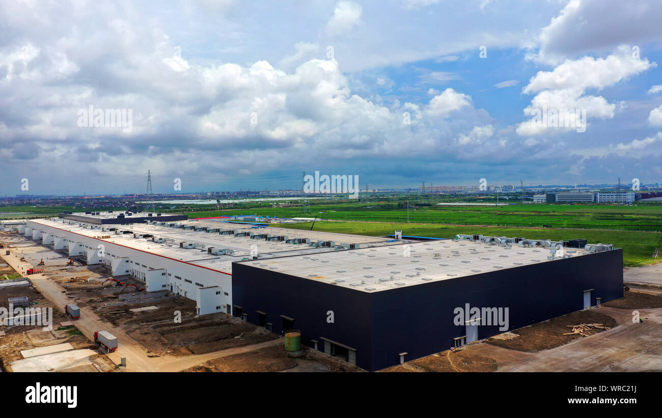 A view of the Tesla Gigafactory 3 under construction in the Lingang area of the China (Shanghai) Pilot Free Trade Zone (FTZ) in Pudong, Shanghai, Chin Stock Photo