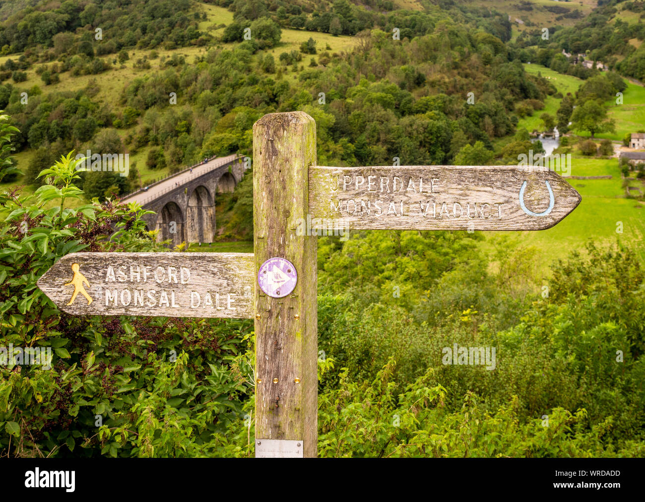 Signpost to Monsal Headstone Viaduct at Monsal Dale, Peak District, Derbyshire, UK. Stock Photo