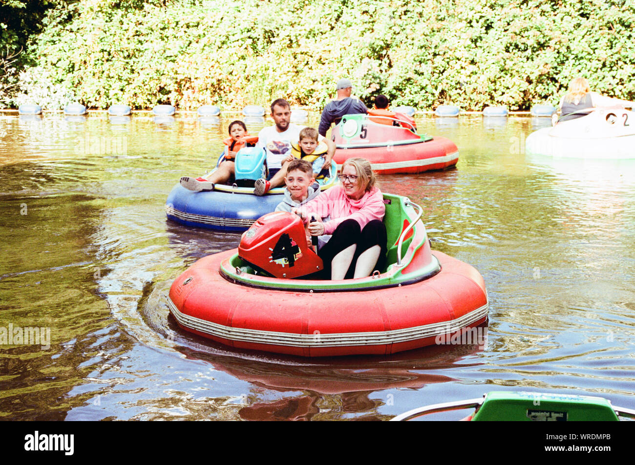 Bumper boats hires stock photography and images Alamy