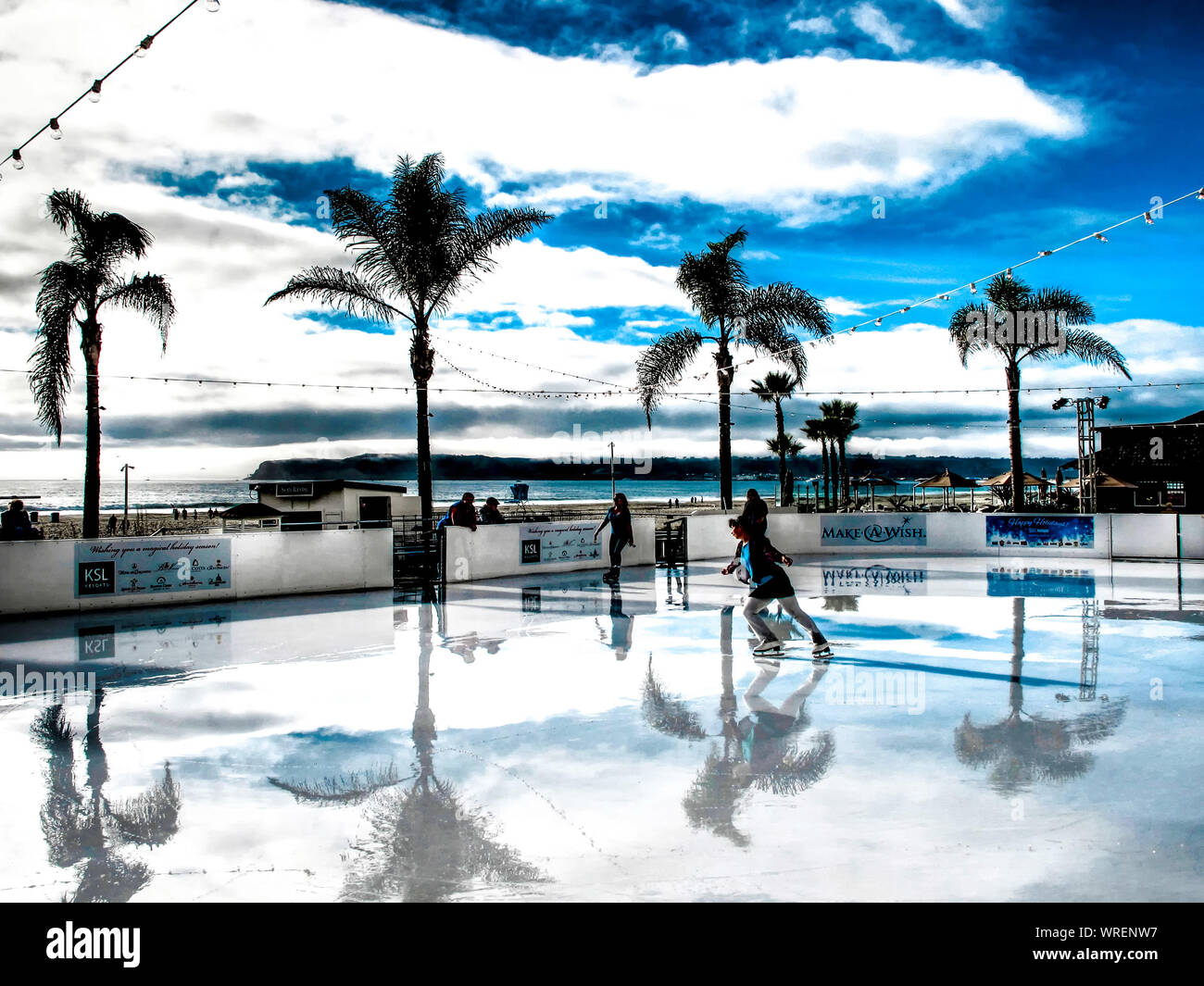 Palm trees and ice rinks hires stock photography and images Alamy