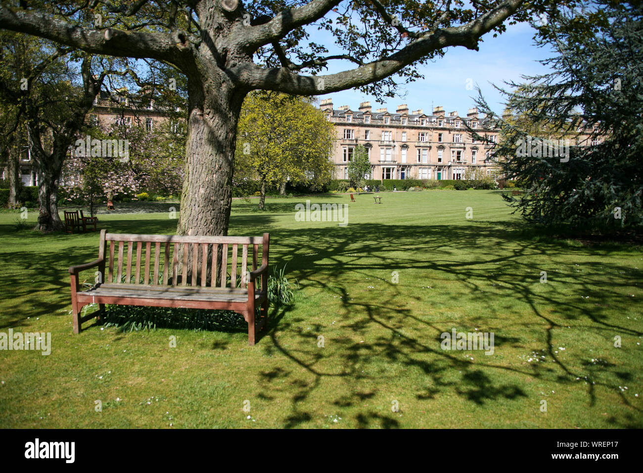 Private Gardens Edinburgh - Membership is limited to the 'few' in parts of Anglo-Edinburgh. Stock Photo