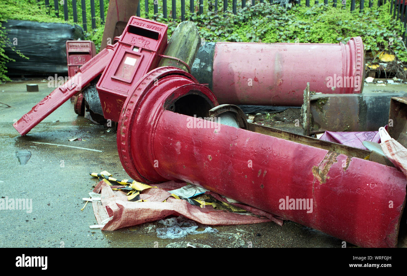 Royal mail broken red pillar boxes hi-res stock photography and images ...