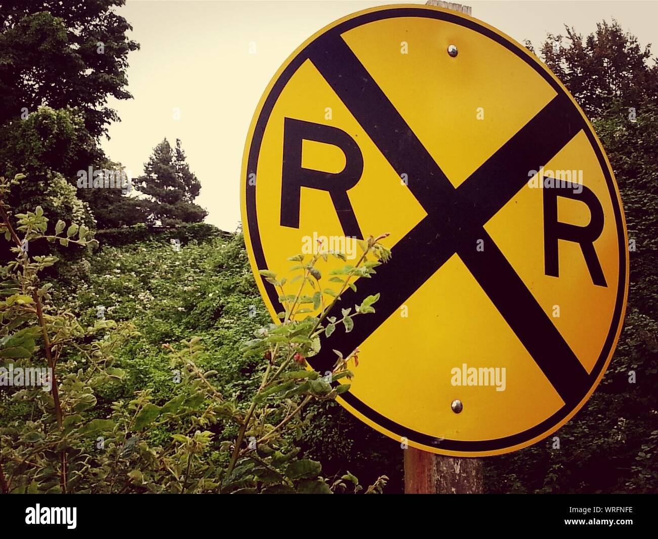 Railroad And Sign High Resolution Stock Photography And Images Alamy Railroad And Sign High Resolution Stock Photography And Images Alamy