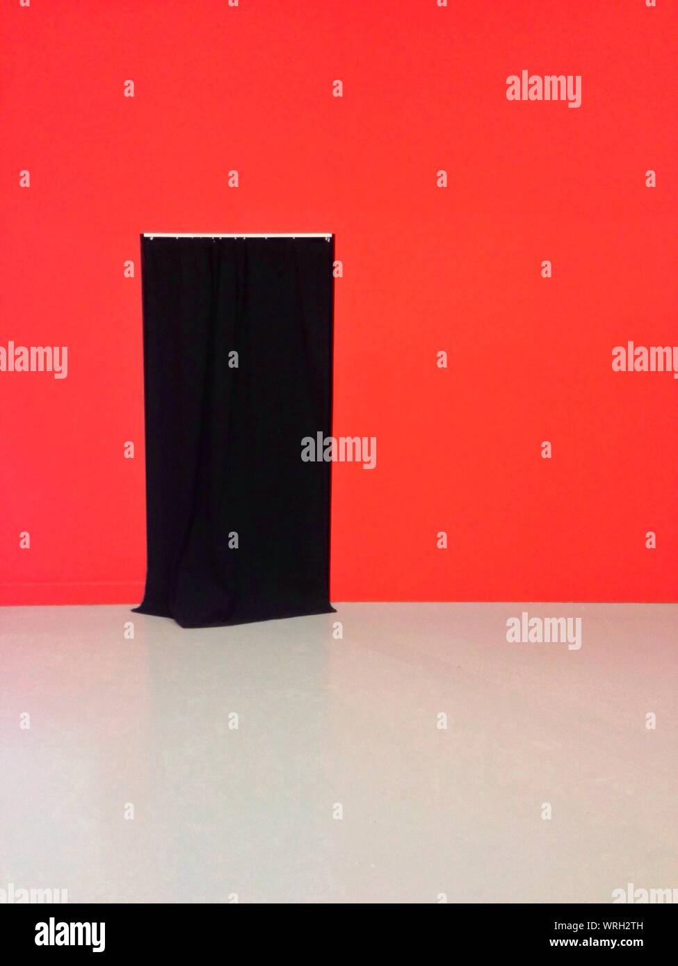 Black curtain hires stock photography and images Alamy