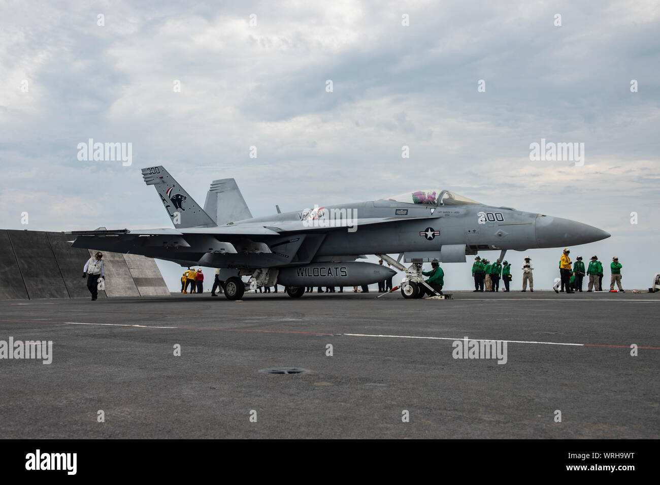 Strike fighter squadron 131 vfa 131 hi-res stock photography and images ...