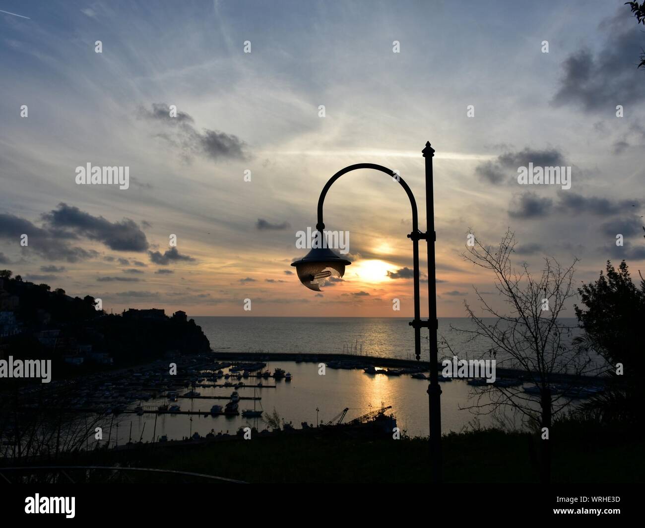 Broken street light hires stock photography and images Alamy
