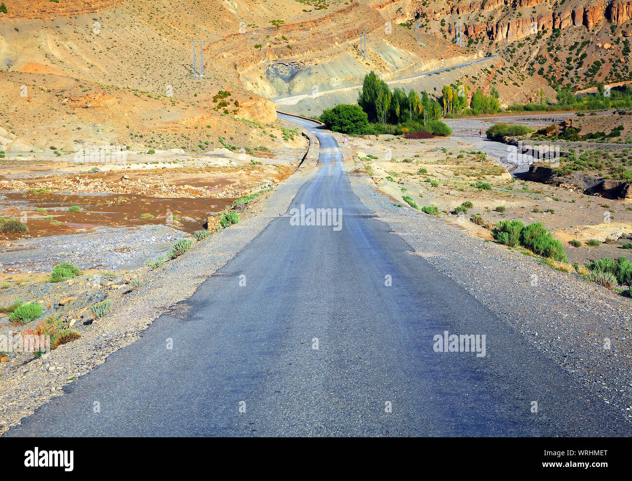 Rocky road white background hi-res stock photography and images - Alamy