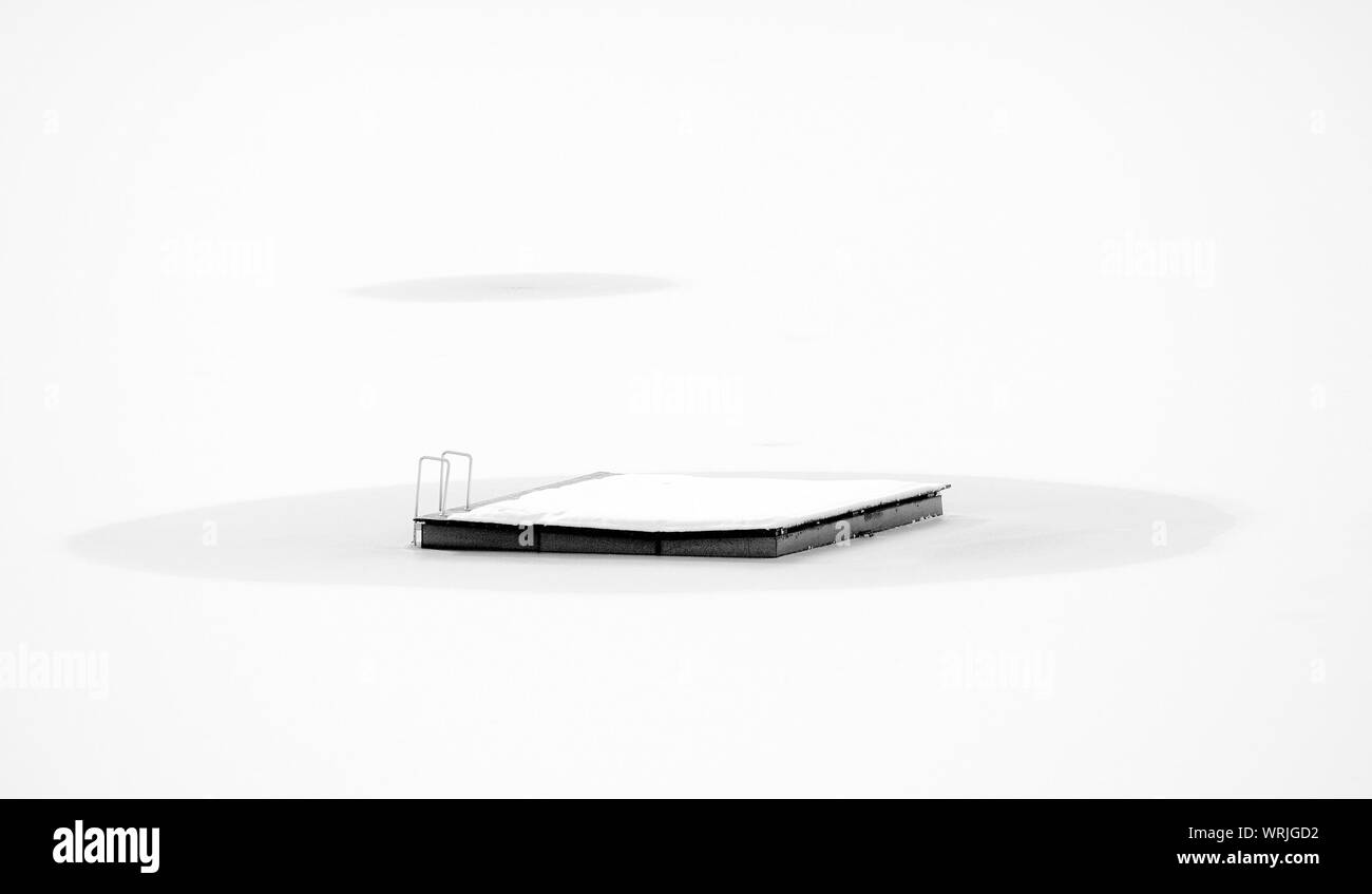 Lake diving platform hires stock photography and images Alamy