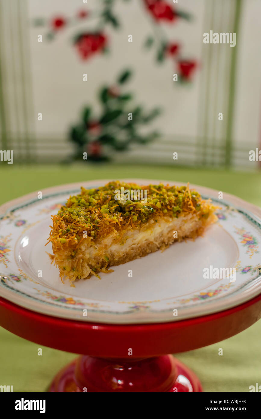 Turkish/Palestinian sweet dish Kunafa Stock Photo Alamy