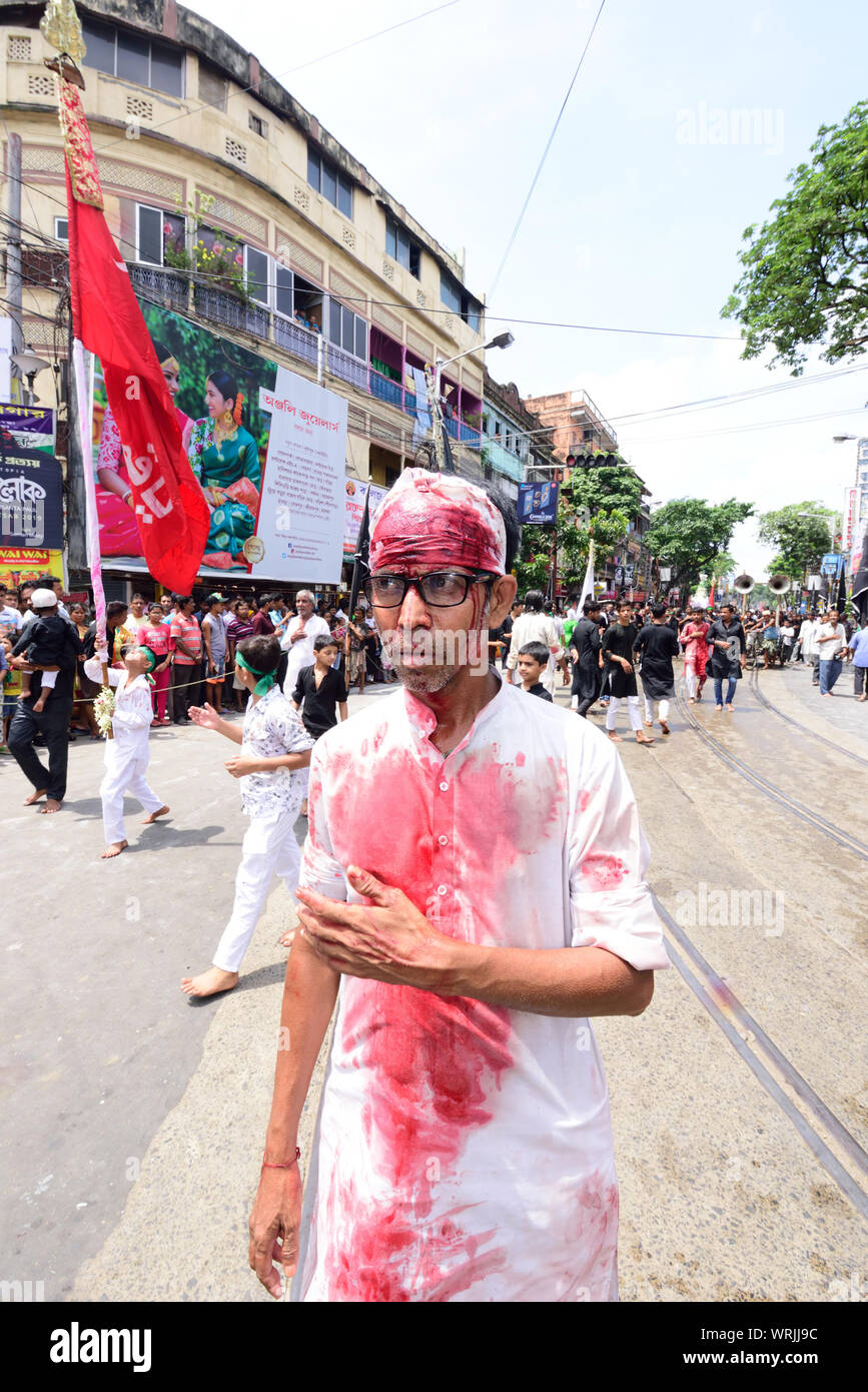 Kolkata, West Bengal, India. 10th Sep, 2019. Indian Muslims during Muharram procession in Kolkata on 10/09/2019 Credit: Sumit Sanyal/ZUMA Wire/Alamy Live News Stock Photo