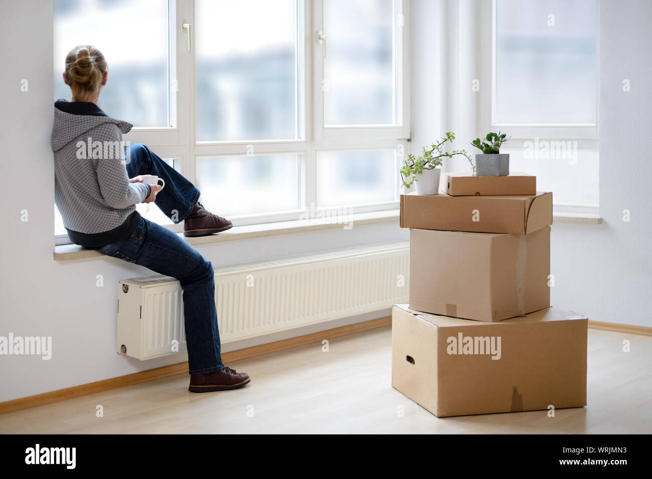 Flat renter hi-res stock photography and images - Alamy