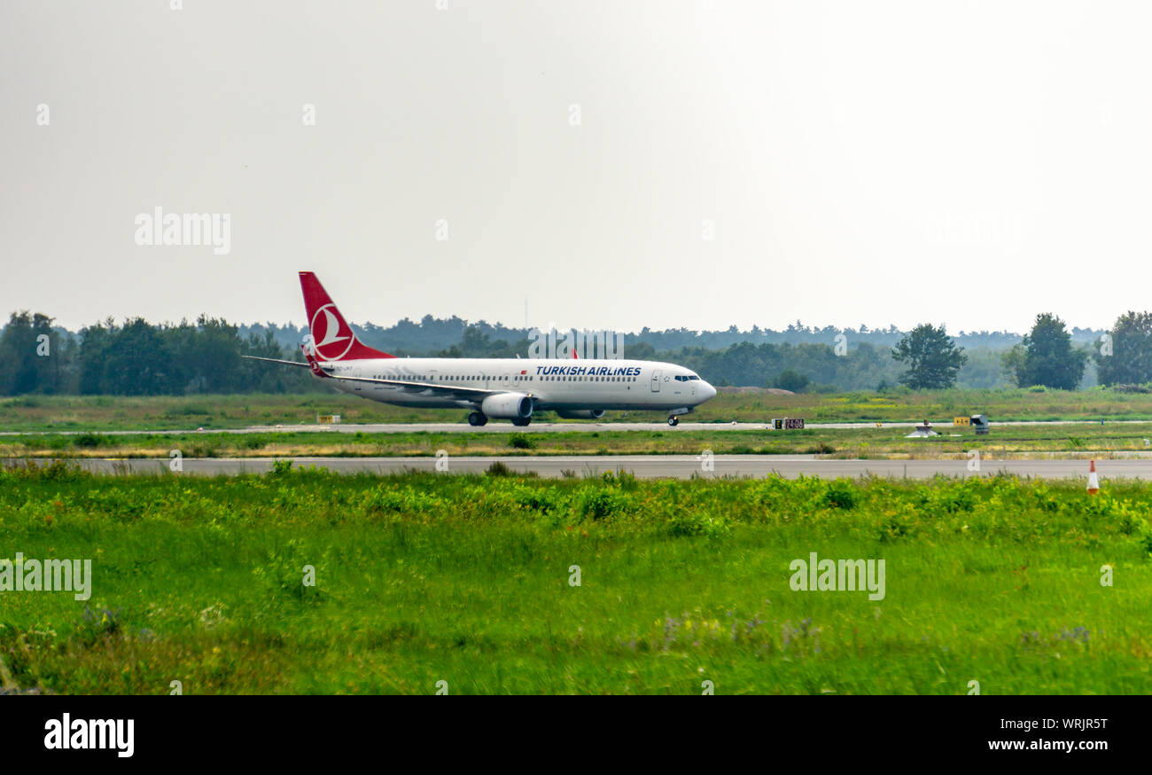 COLOGNE-BONN, NORTH RHINE-WESTPHALIA, AIRPORT, GERMANY - AUGUST 28, 2019 Turkish Airlines Boeing 737-800 landing at Cologne Bonn airport, germany Stock Photo