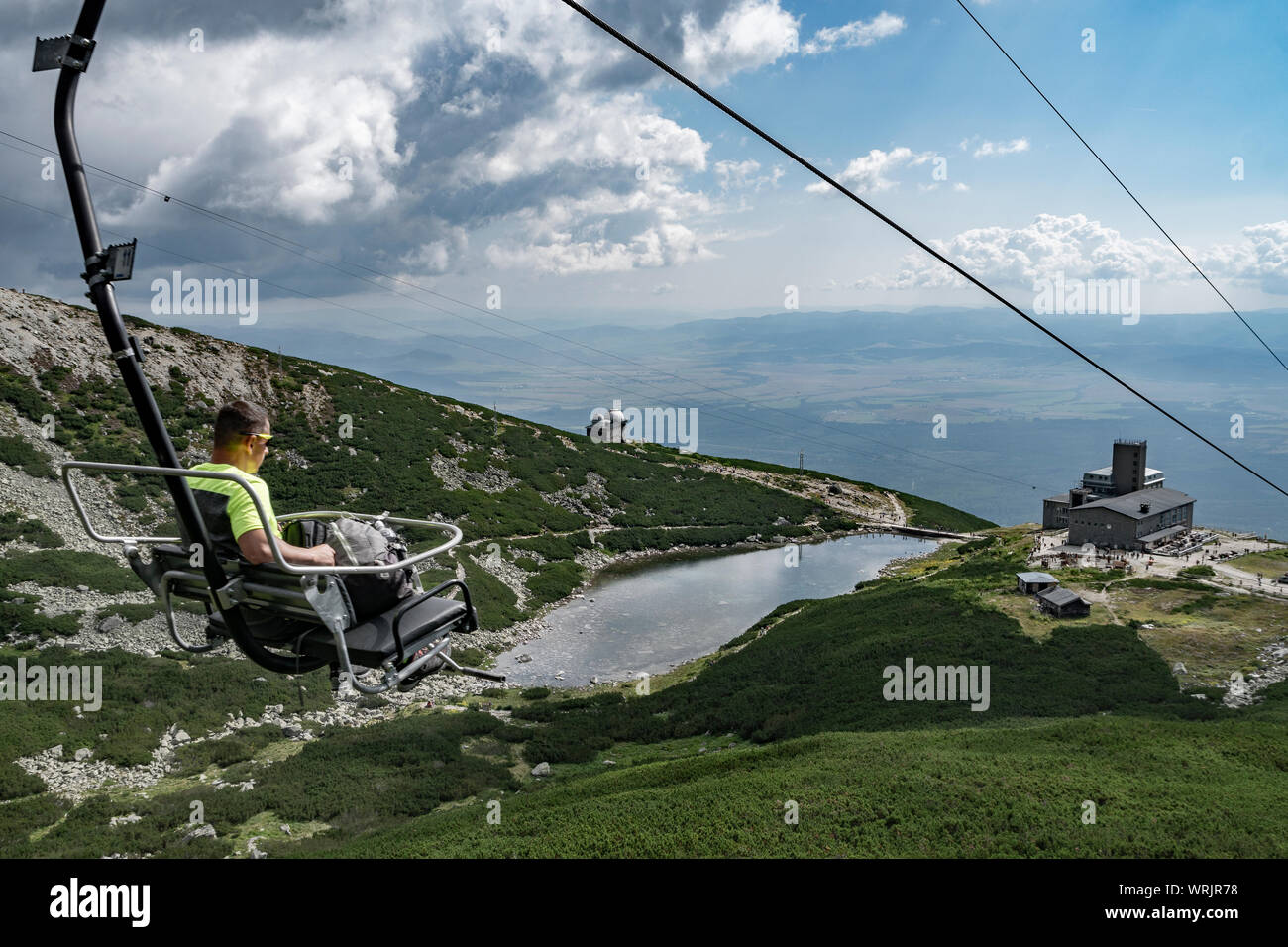 Chairlift on Lomnicke sedlo (saddle) and Skalnate Pleso in High Tatras.  Slovakia, Europe Stock Photo - Alamy