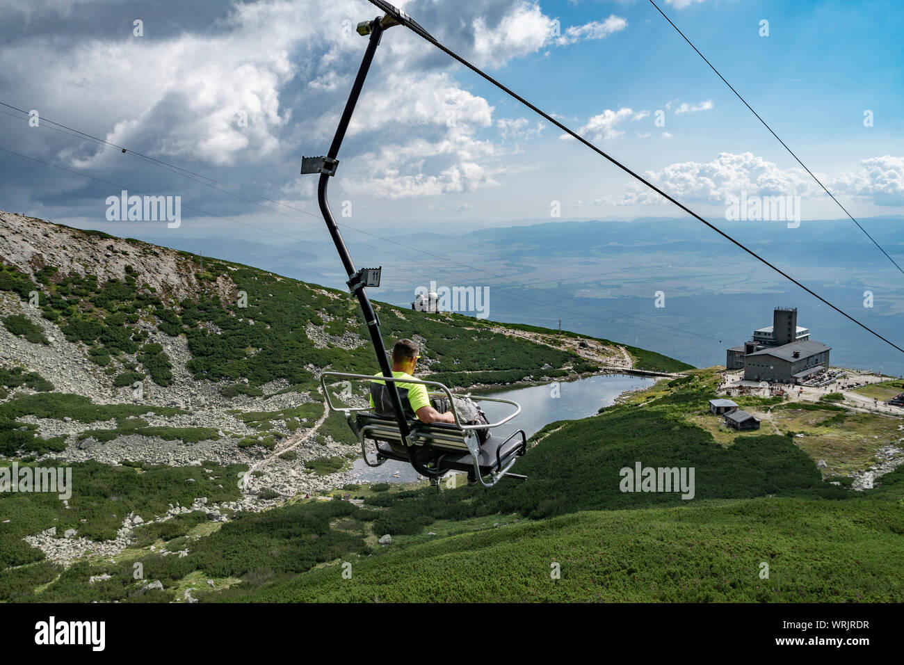 Chairlift on Lomnicke sedlo (saddle) and Skalnate Pleso in High Tatras.  Slovakia, Europe Stock Photo - Alamy