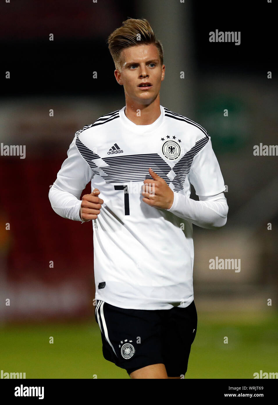 2-liga-news-dzenis-burnic-verl-ngert-beim-karlsruher-sc-kicker