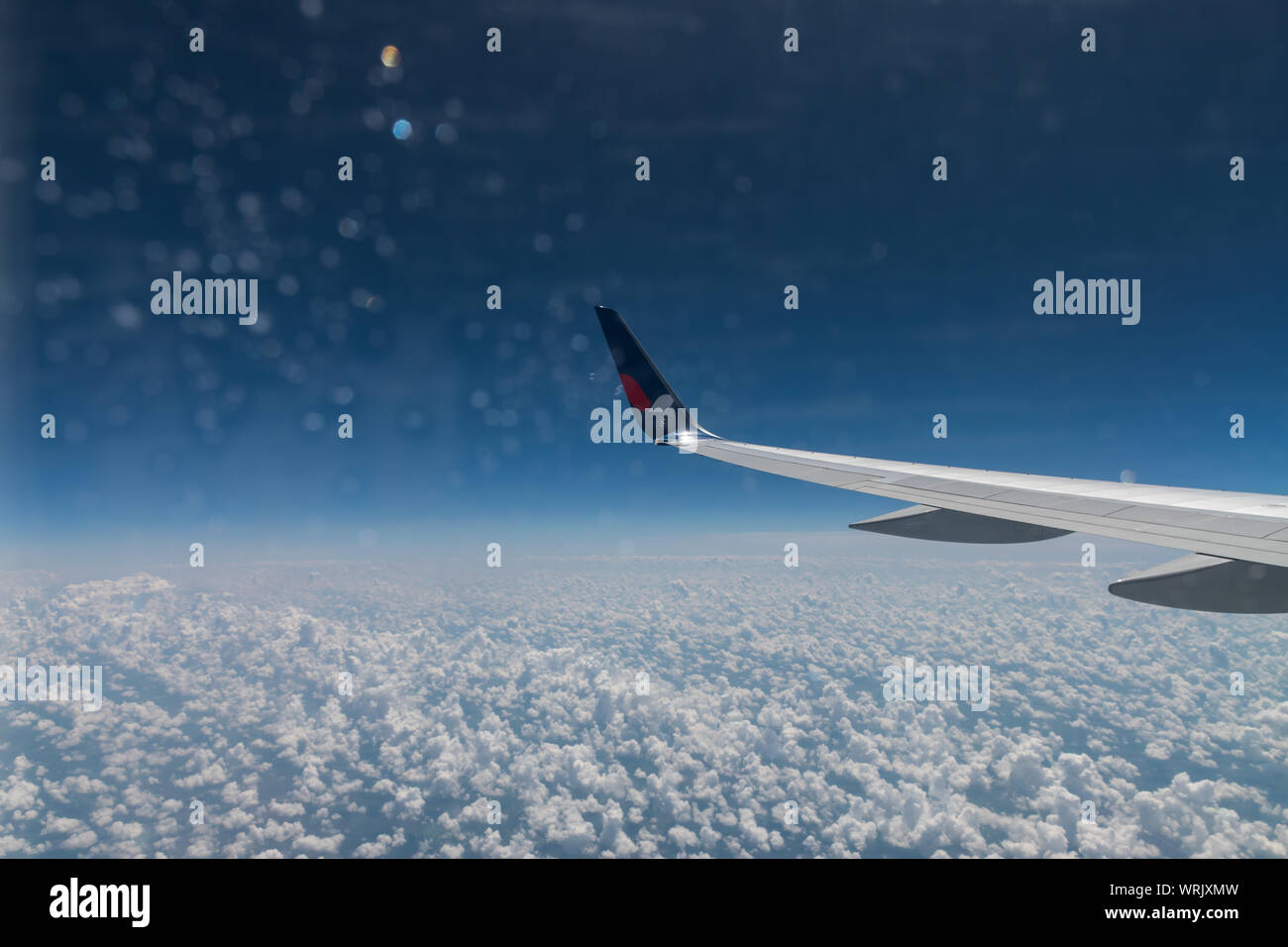 Airplane flight globe hi-res stock photography and images - Alamy