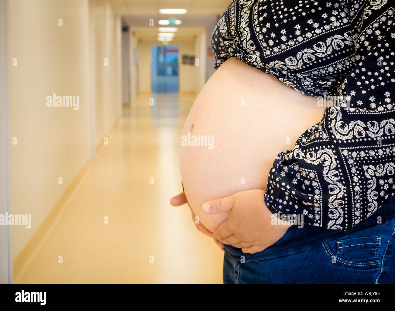 9 months pregnant hospital hi-res stock photography and images - Alamy