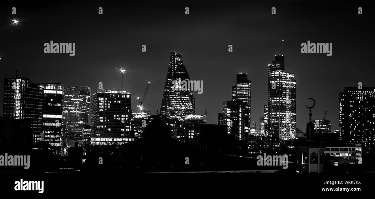 London By Night Stock Photo Alamy