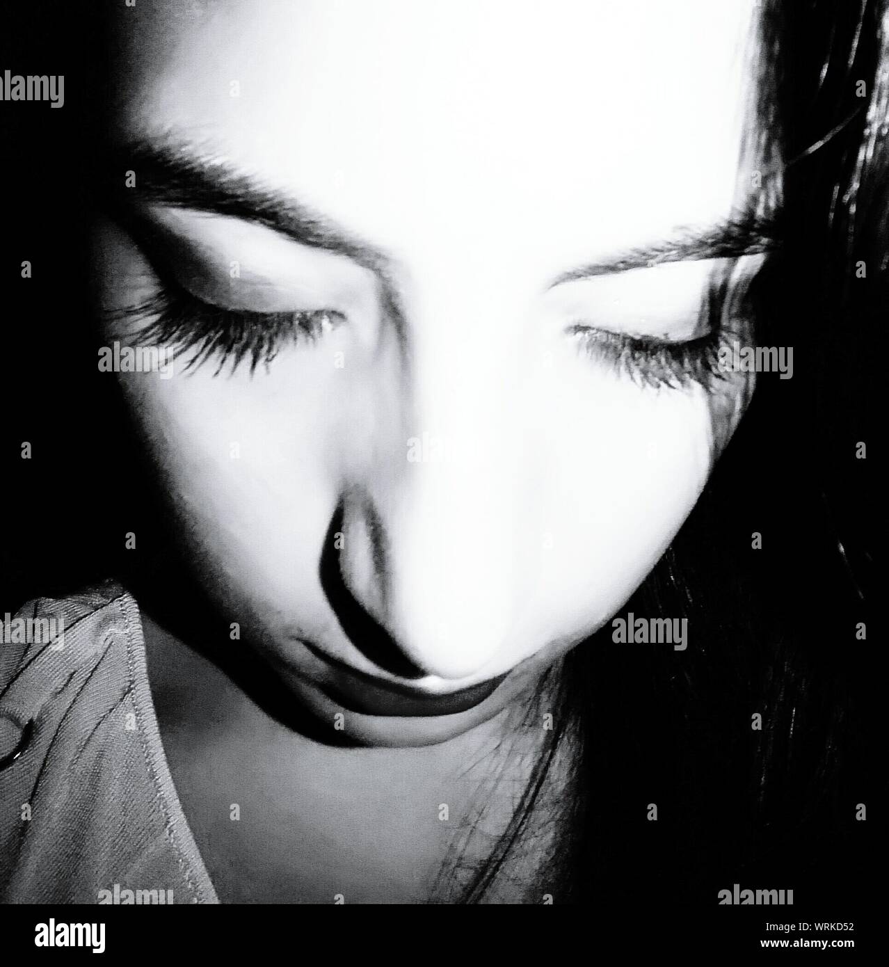 Black woman eyes closed hi-res stock photography and images - Alamy
