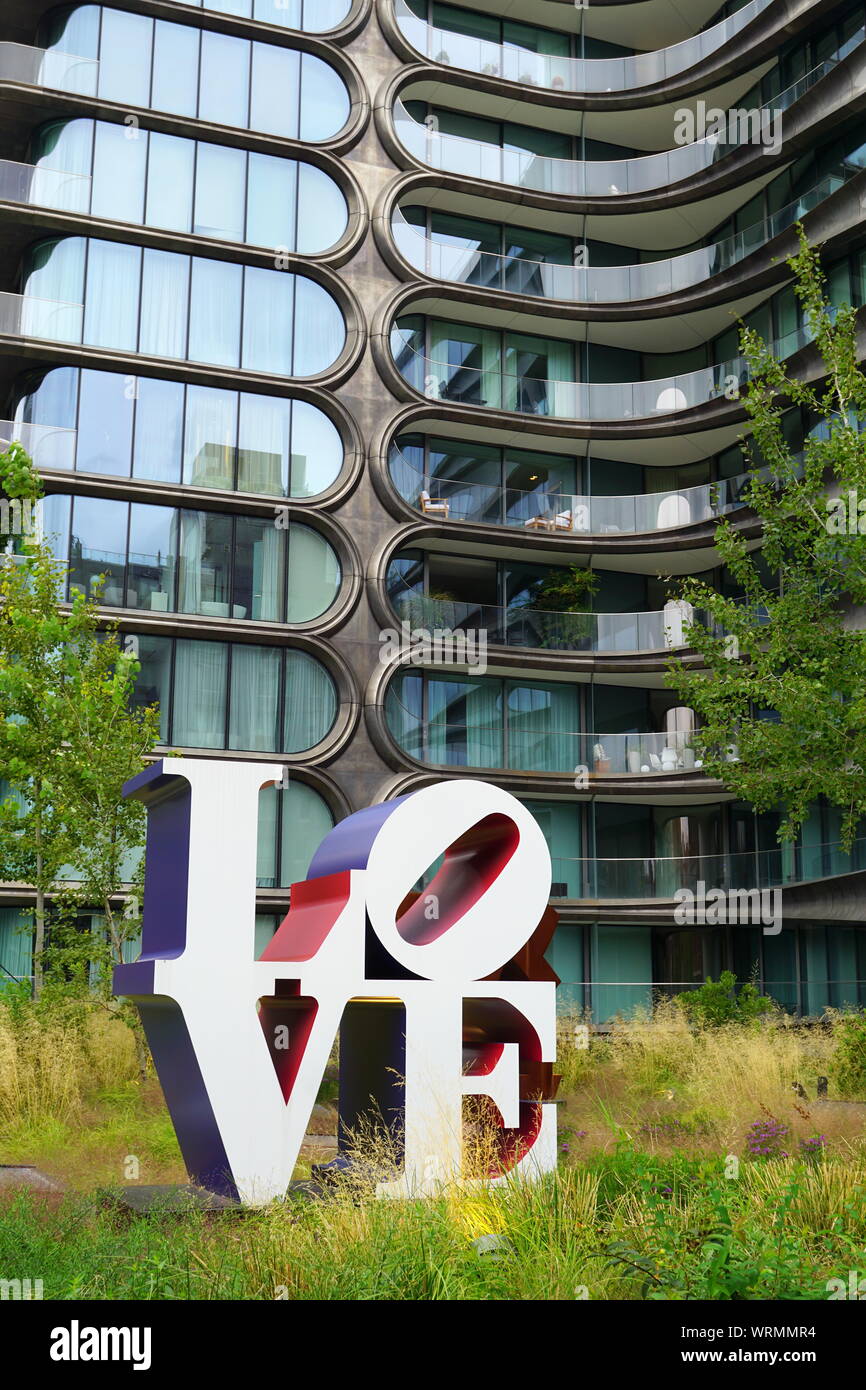 Artwork, love sculpture, at the Highline in New York City Stock Photo
