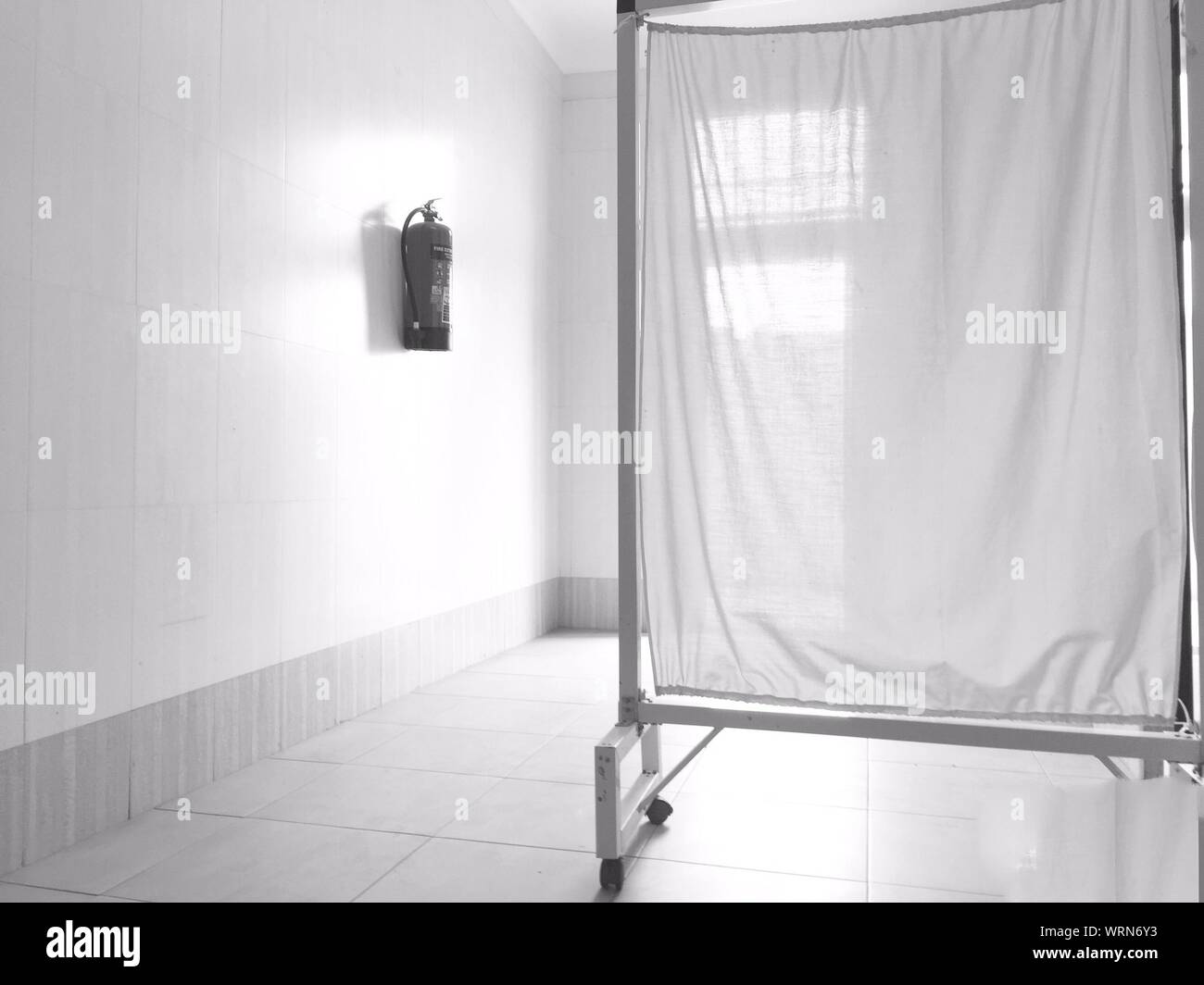 Curtain Partition In Hospital Stock Photo Alamy