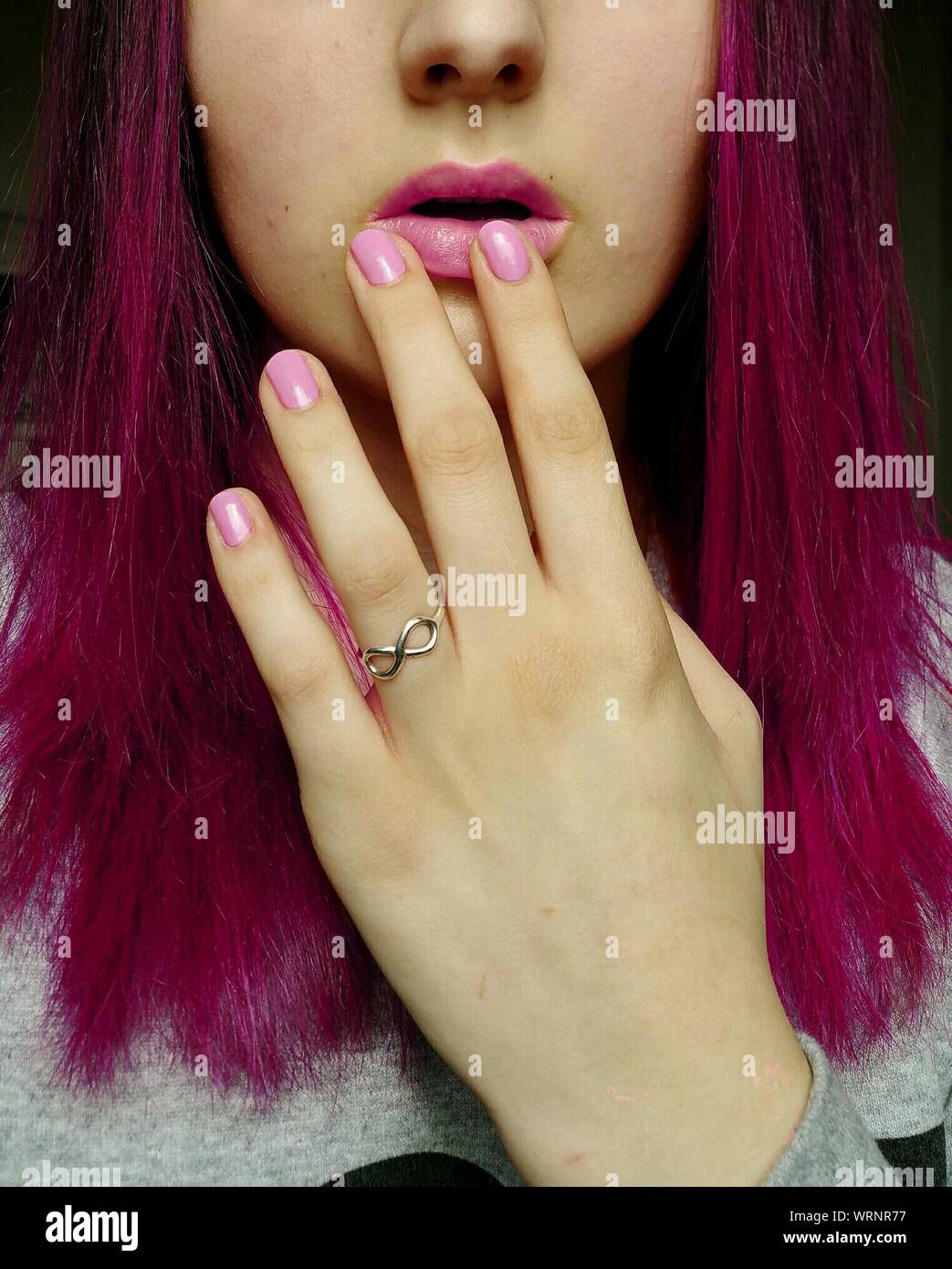 Hand fingers lipstick hires stock photography and images Alamy
