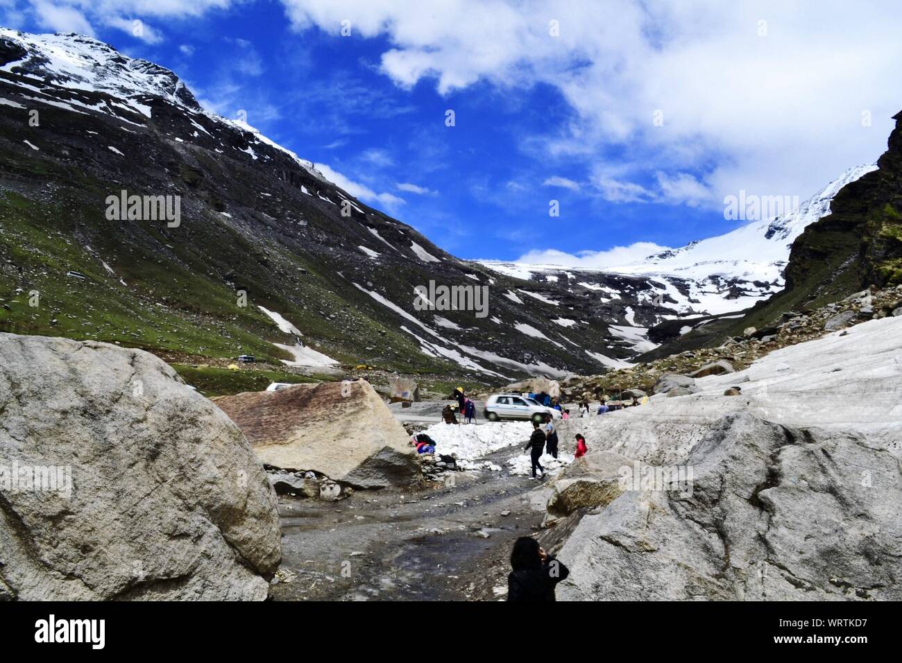 Medium mountain landscape hi-res stock photography and images - Alamy