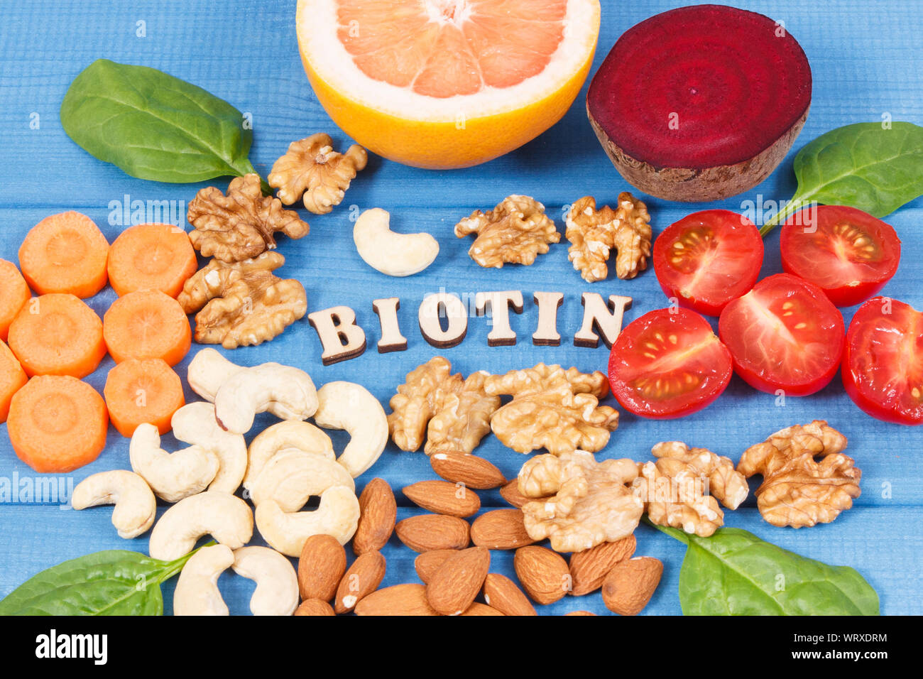 Nutritious products containing vitamin B7 and dietary fiber, natural