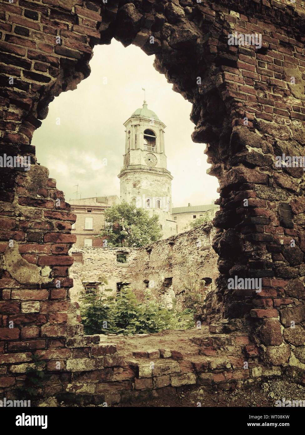 Broken wall clock hires stock photography and images Alamy