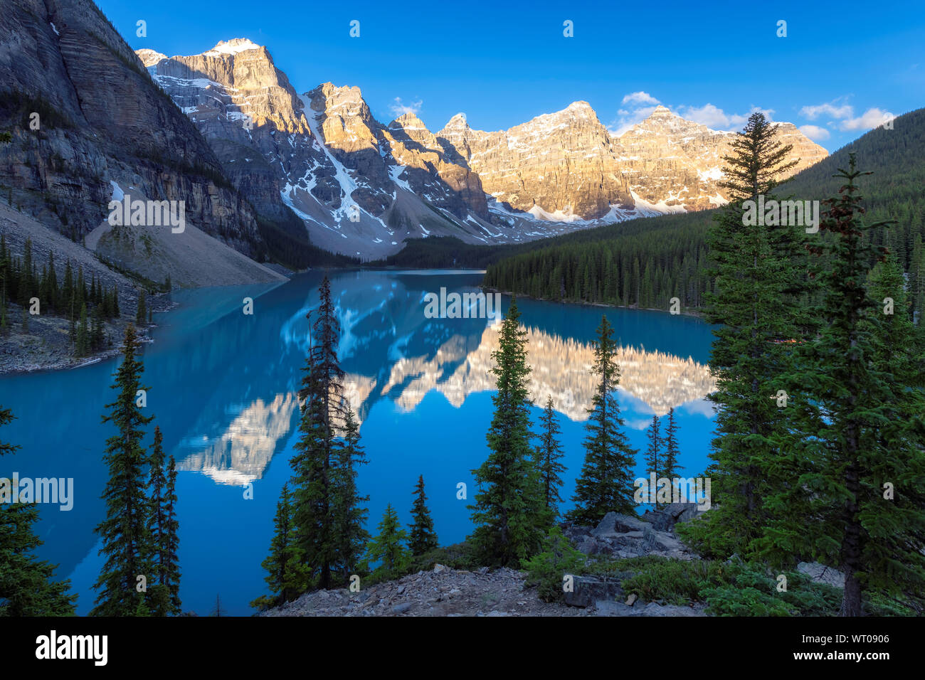 Moraine lake at sunrise in Canada Stock Photo - Alamy