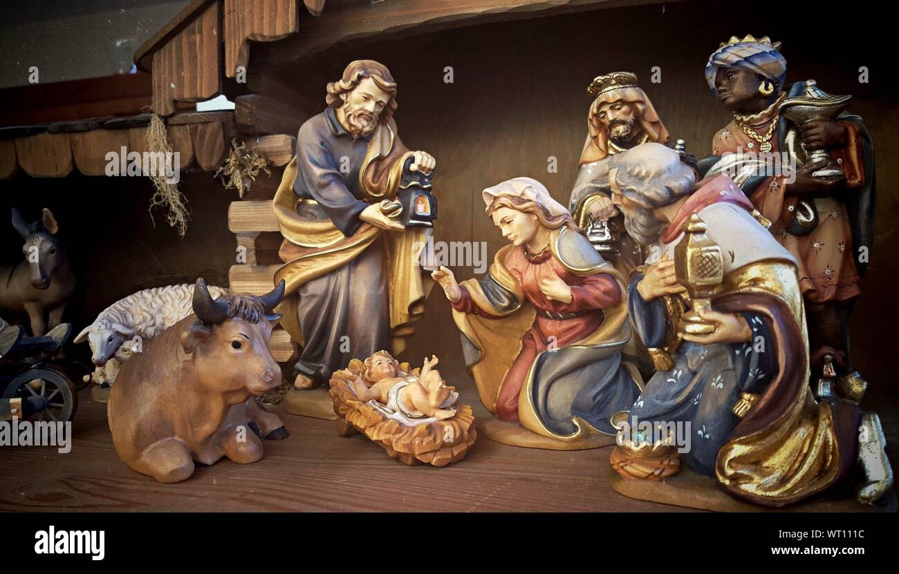Nativity scene people church hi-res stock photography and images - Alamy