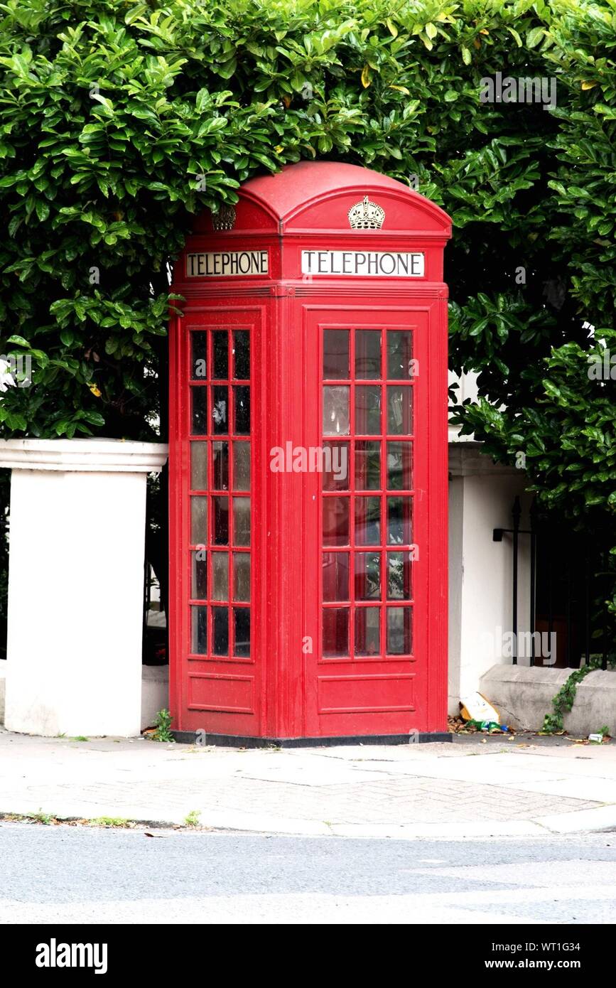 Phonebooth High Resolution Stock Photography And Images Alamy Phonebooth High Resolution Stock Photography And Images Alamy