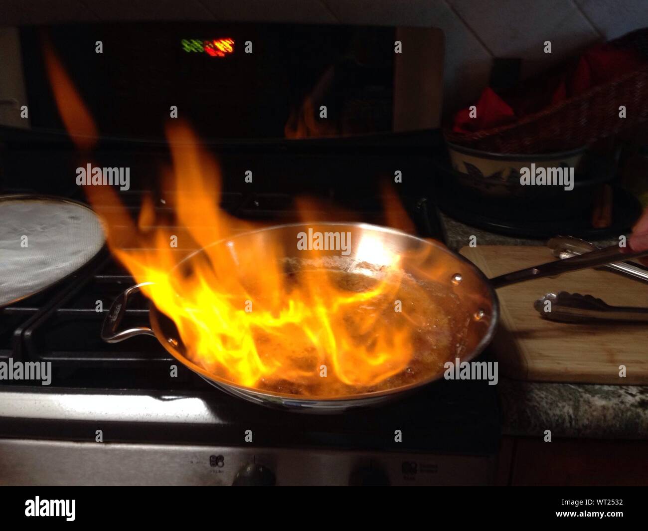 Pan On Fire High Resolution Stock Photography and Images Alamy