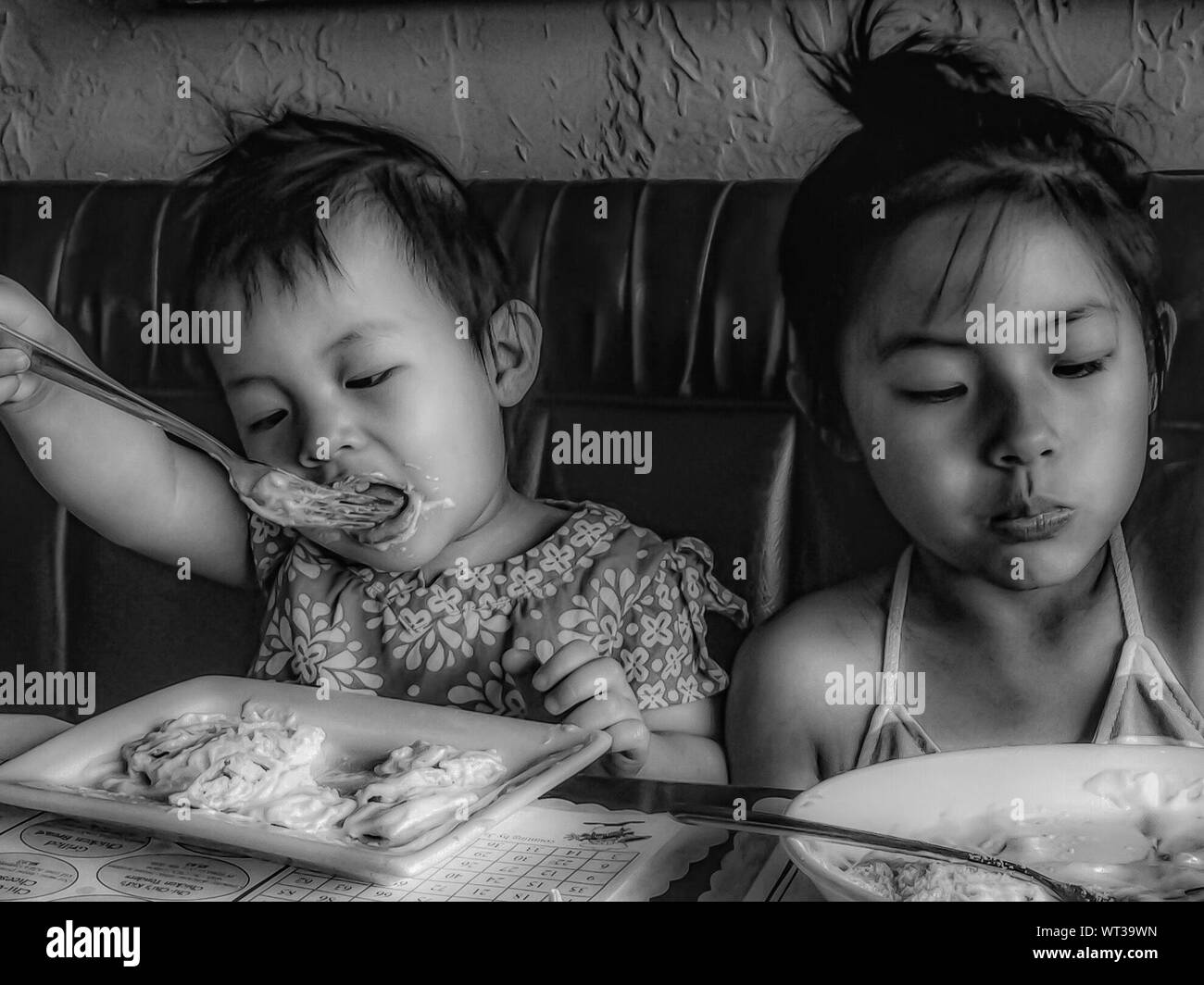Indian family eating food hi-res stock photography and images - Alamy