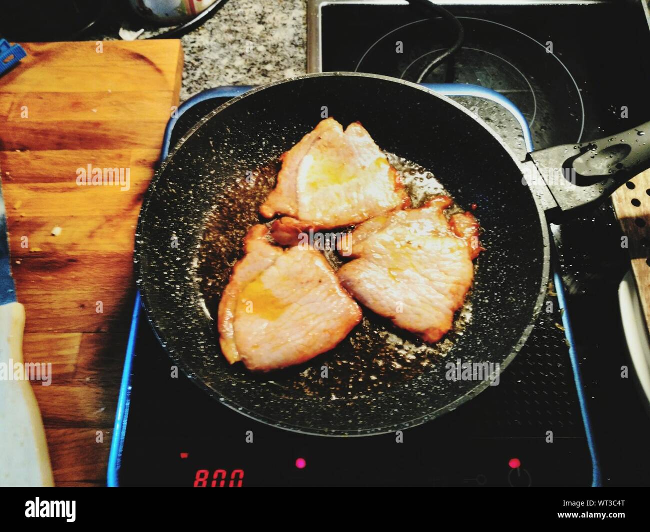 Induction stove hires stock photography and images Alamy