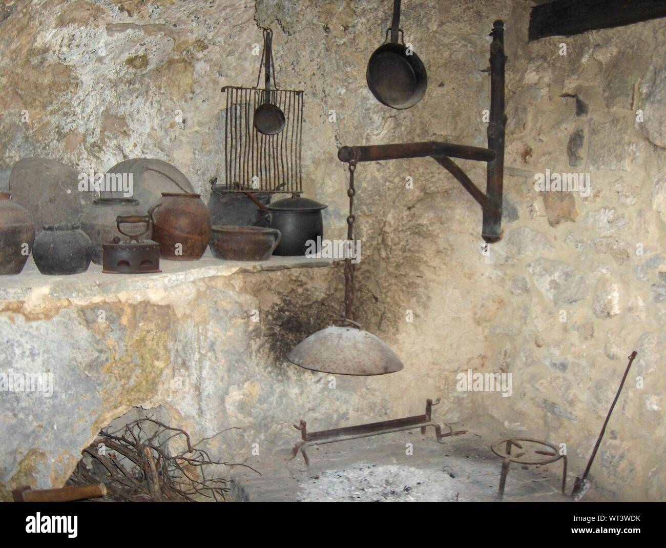 Old fashioned kitchen hi-res stock photography and images - Alamy