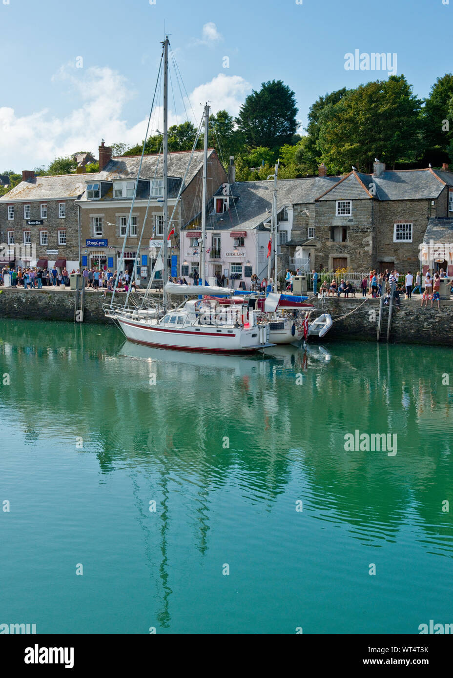 Padstow cornwall sailing harbour hi-res stock photography and images ...