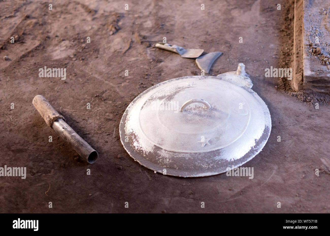 Manufacturing of aluminum kitchen utensils, working with salvaged