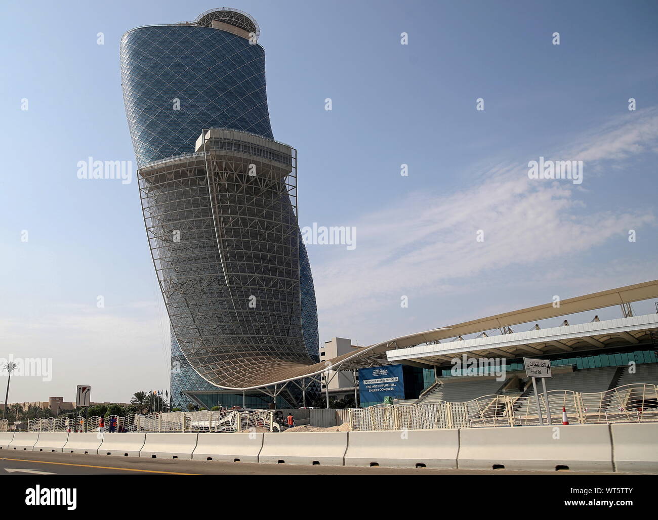 Abu Dhabi Centro Da Cidade Fotografia De Stock Editorial C Dvoevnore 104135864