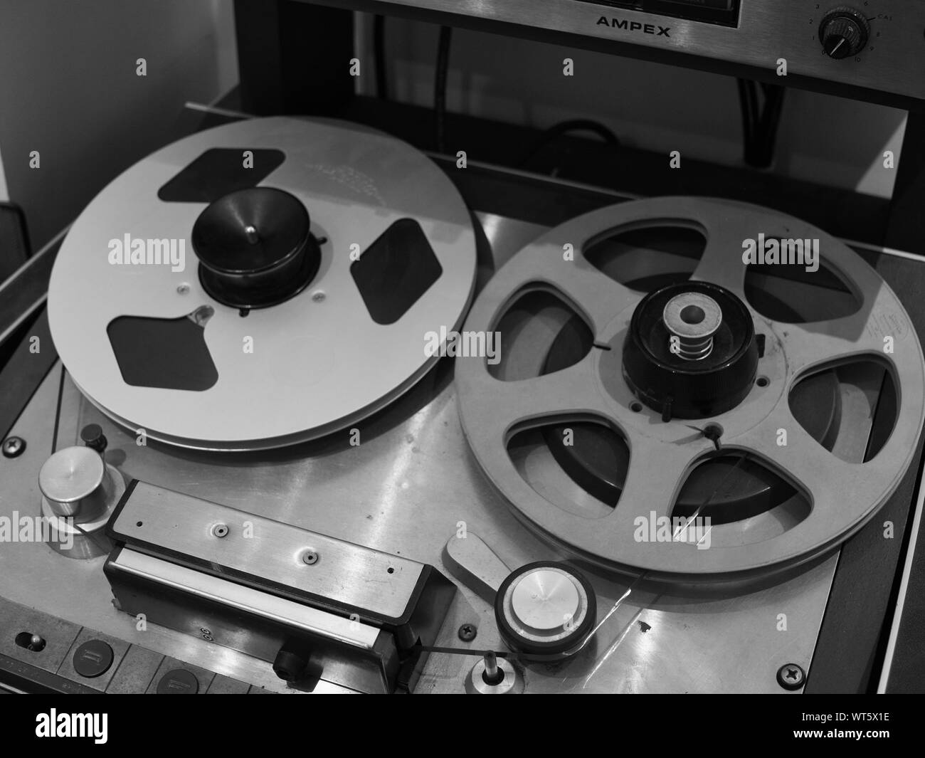Vintage reel to reel audio recorder Black and White Stock Photos & Images -  Alamy