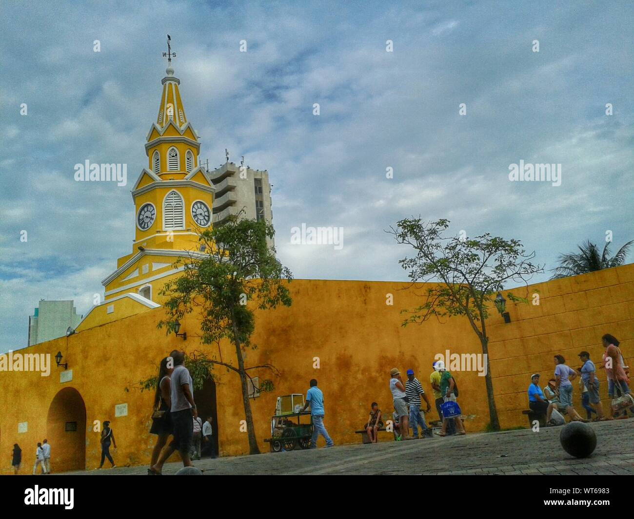Yellow clock tower hires stock photography and images Alamy