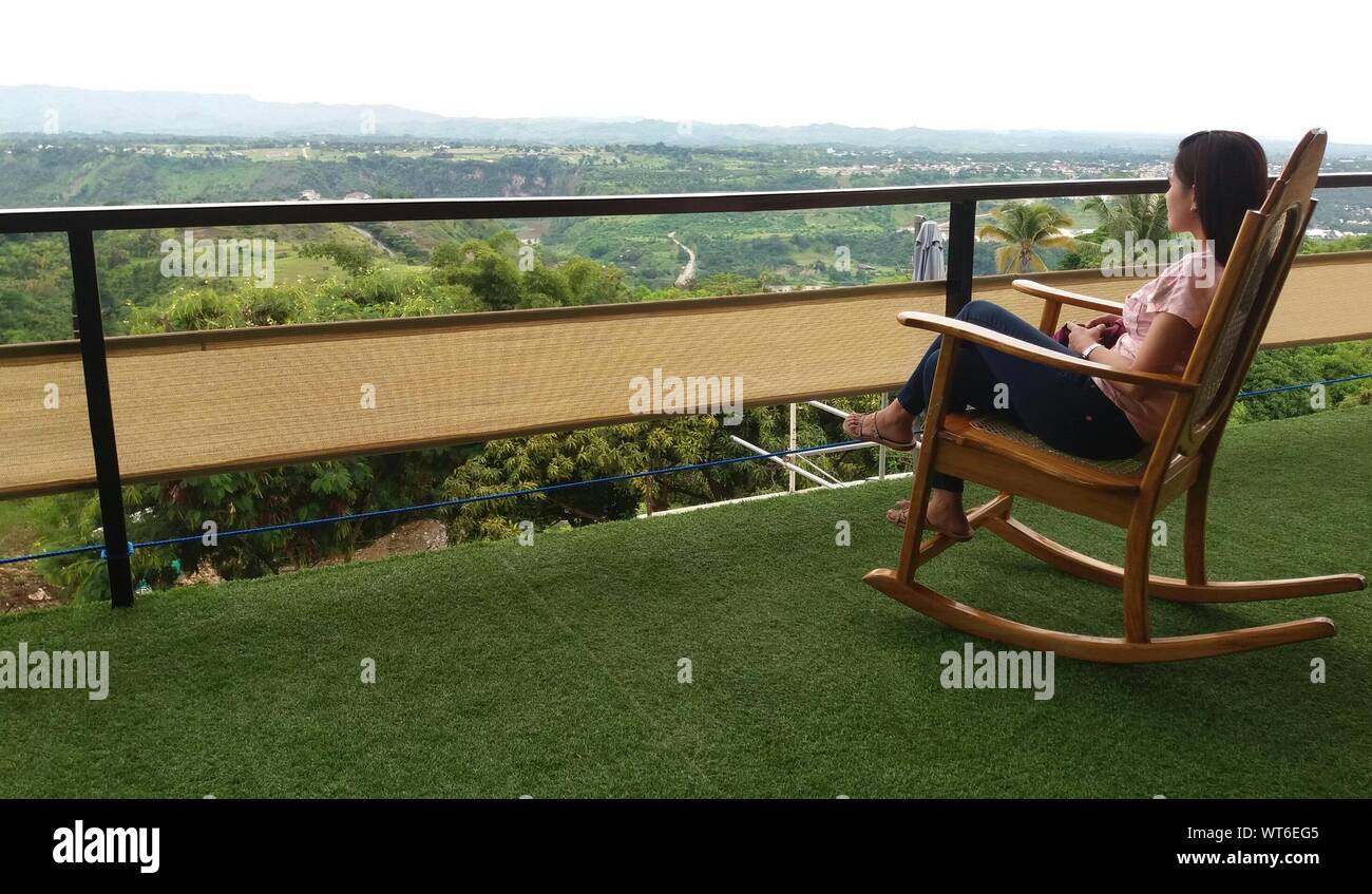 Person in rocking chair hi-res stock photography and images - Alamy