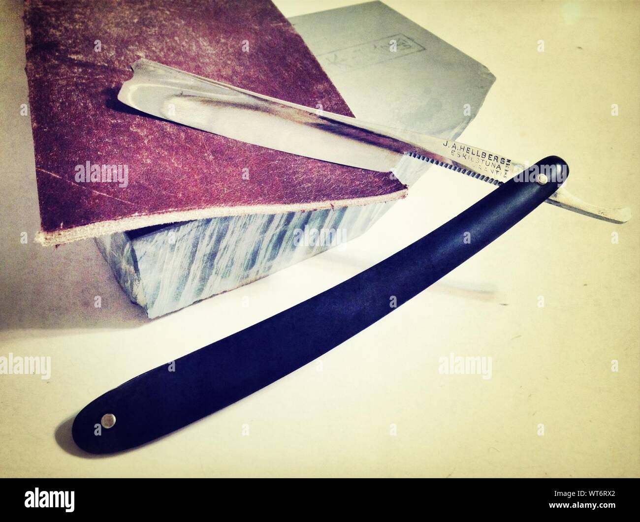 Straight edge razor hi-res stock photography and images - Alamy