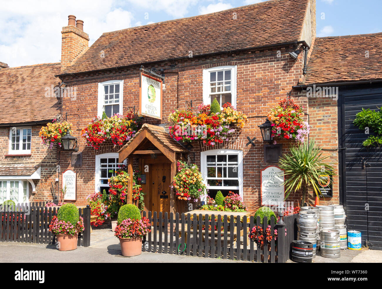 18th century The Green Man Pub, Village Road, Denham, Buckinghamshire, England, United Kingdom Stock Photo
