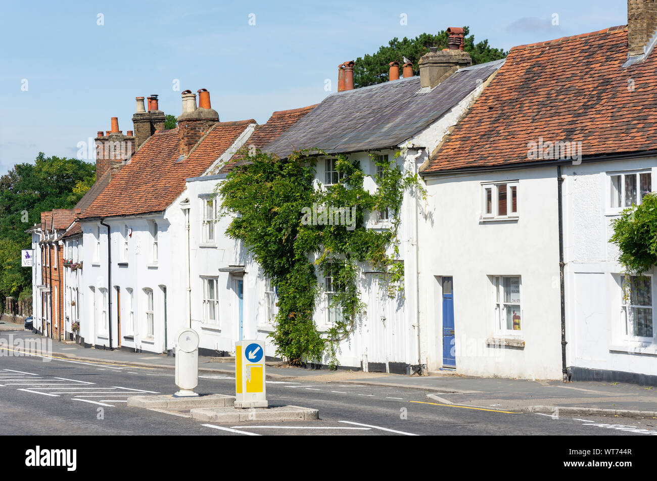 Period cottages, High Street, Bushey, Hertfordshire, England, United Kingdom Stock Photo