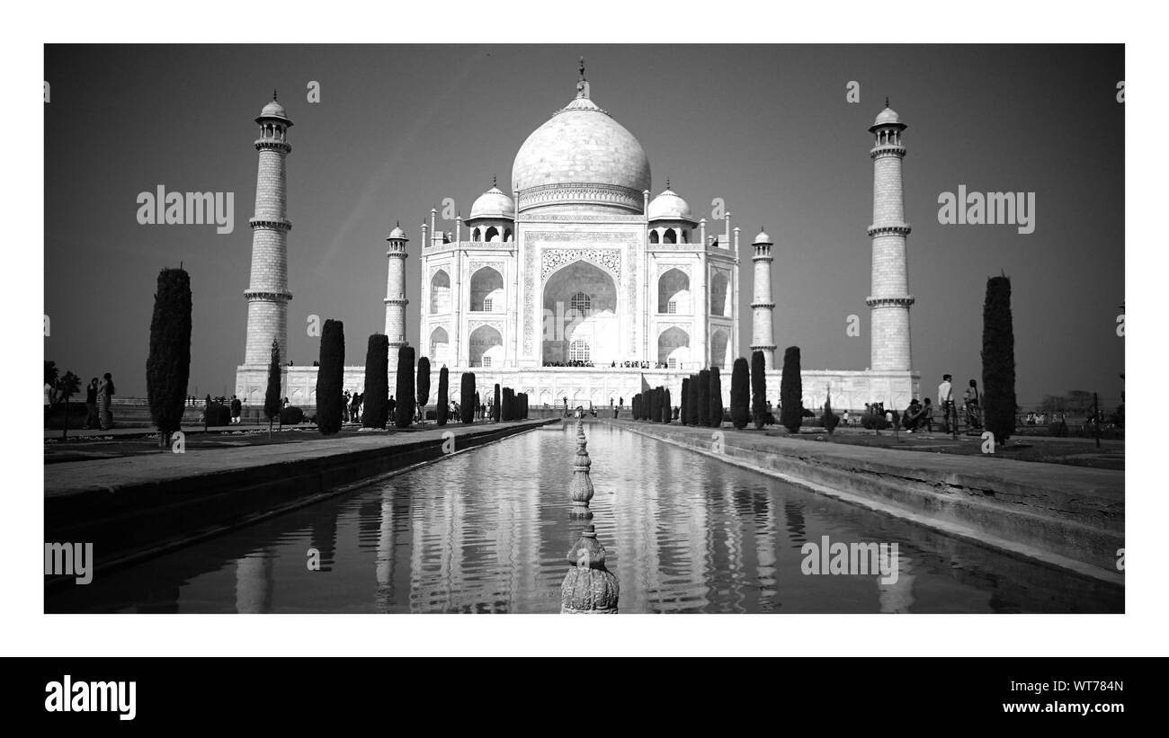 Exterior Of The Taj Mahal Cut Out Stock Images And Pictures Alamy