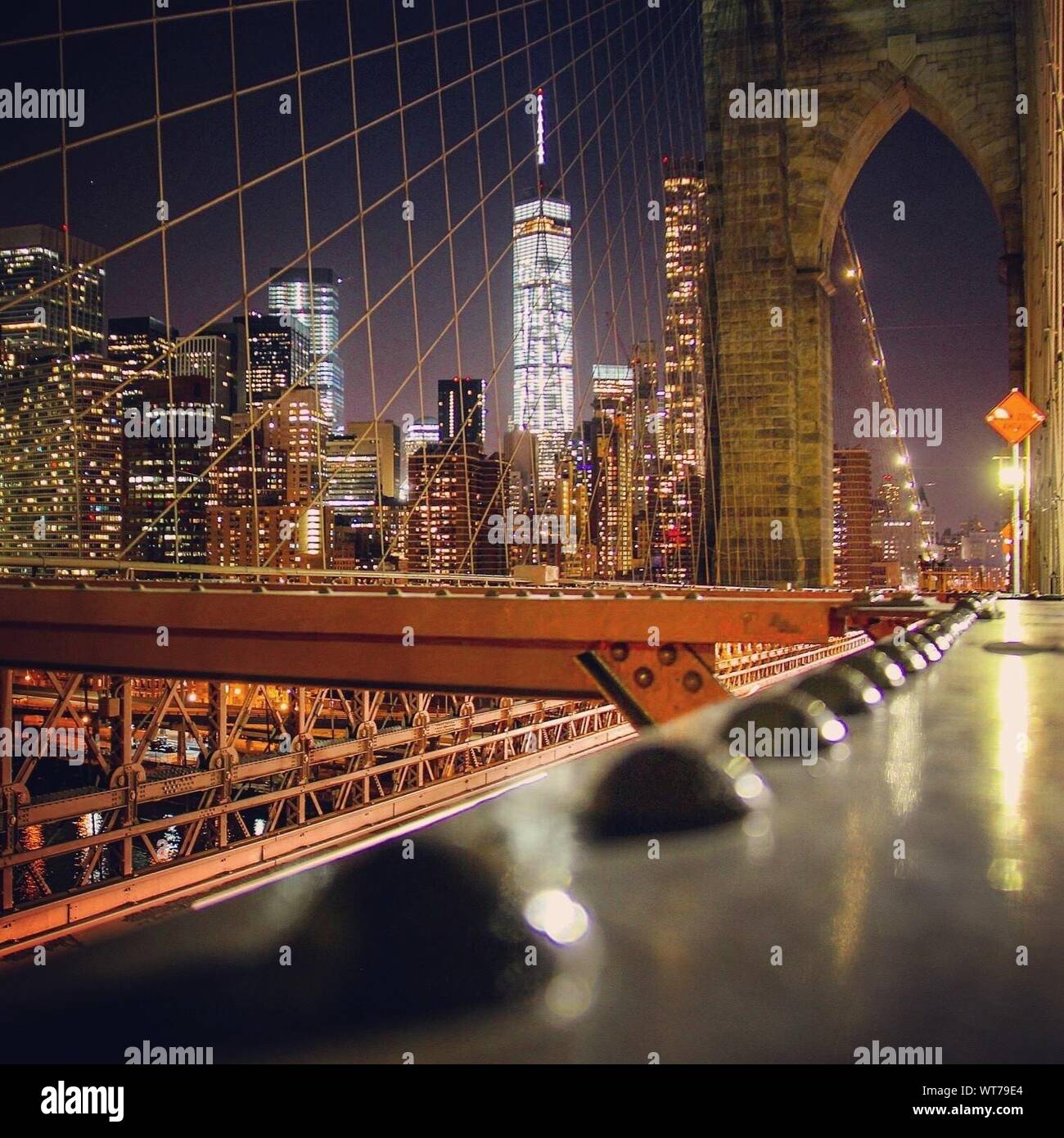 Night nightlife city skyline hi-res stock photography and images - Alamy