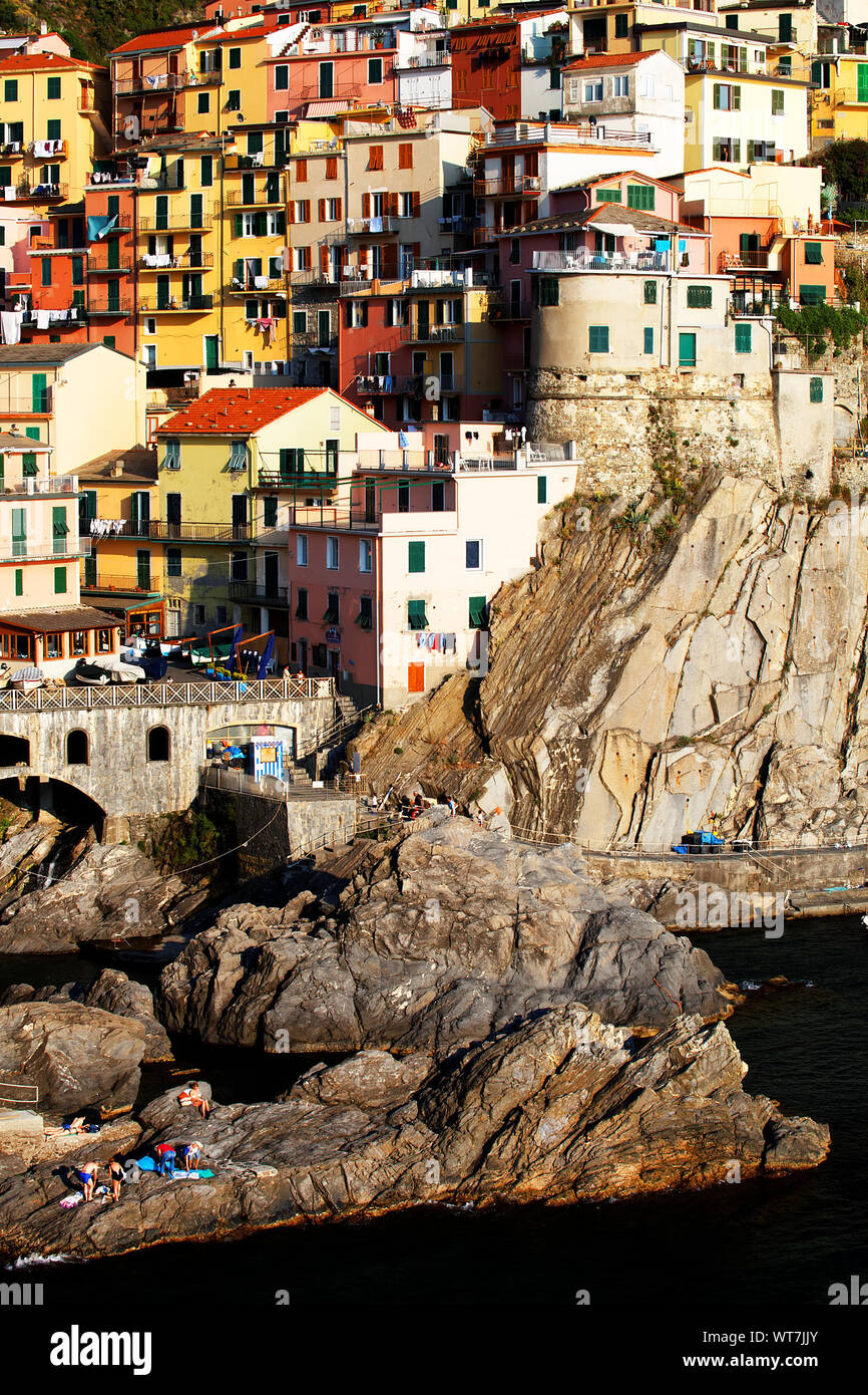 Rock formations cinque terre hires stock photography and images Alamy