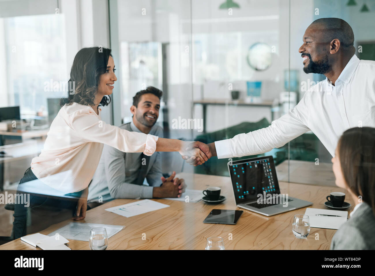 Boardroom people hi-res stock photography and images - Alamy