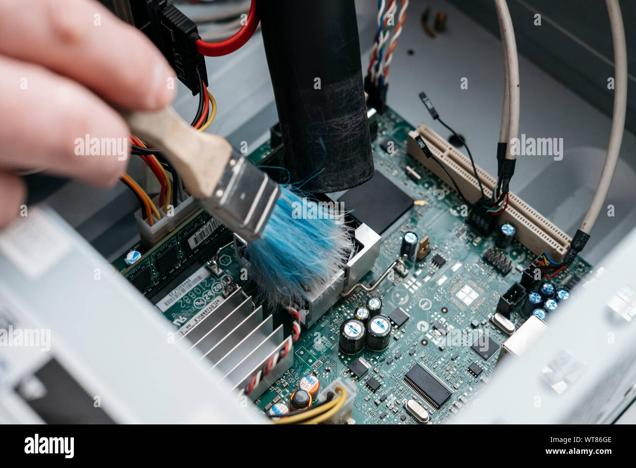 Fixing hardware hires stock photography and images Alamy